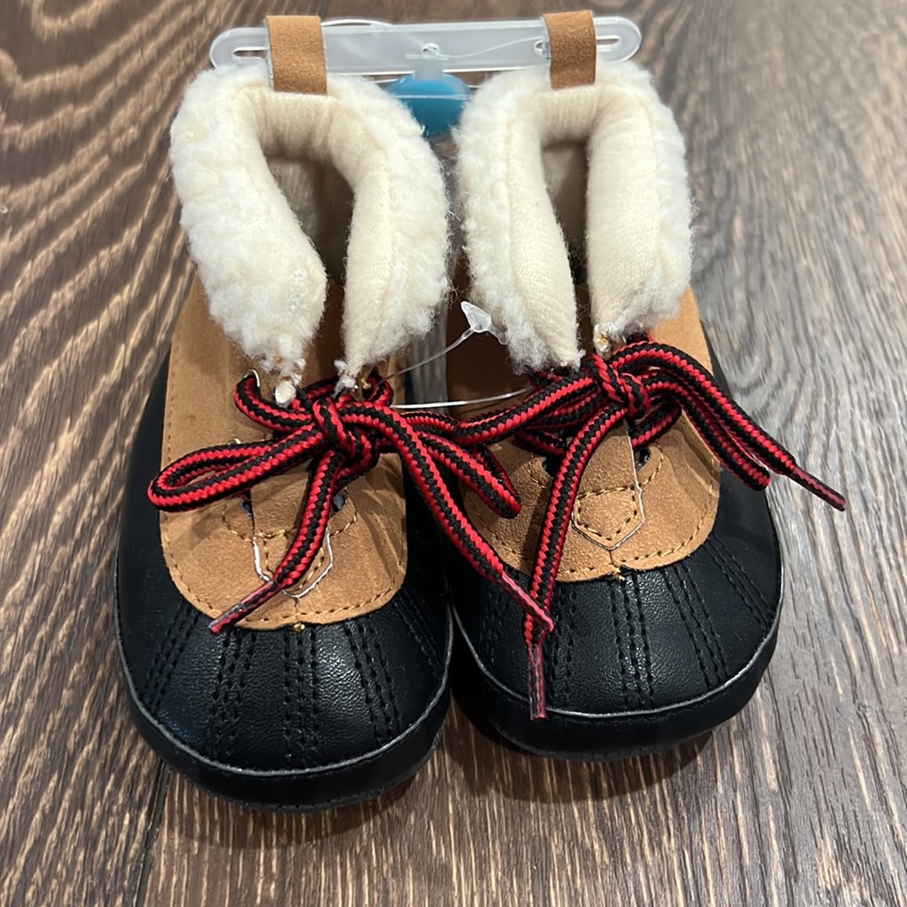 Baby Boy's Carter's Boots and Mittens Lot 3-6 month's - Picture 7 of 8